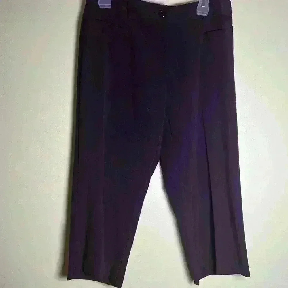 Women capris pants.